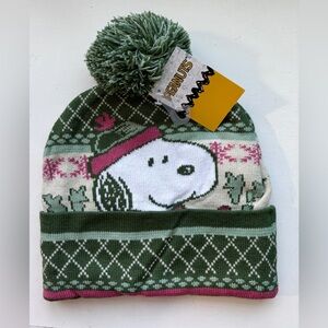 Peanuts Snoopy Christmas Pom Beanie Hat One Size Winter Hat NWT
